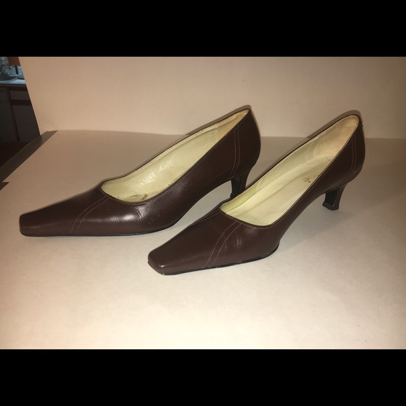 Brown Italian leather pointy pumps by Chloe, EU 37 - Picture 8 of 10